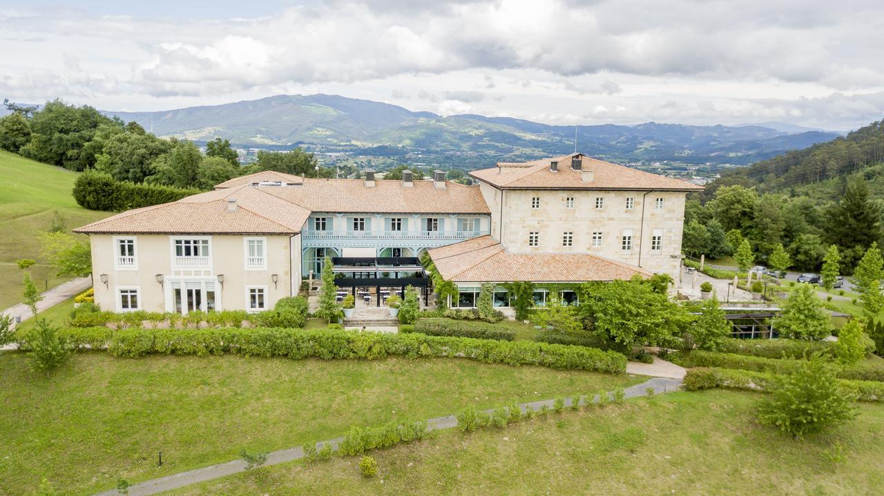 Hotel Palacio Urgoiti Mungia Exterior photo